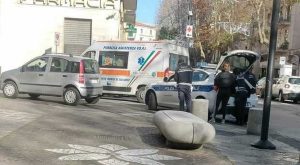 Travolta sulle strisce in pieno centro, paura a Eboli: 65enne in ospedale dopo l’impatto