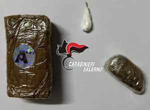 Capaccio Paestum, arrestato per spaccio: sequestrati hashish e cocaina