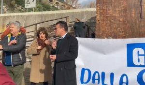 protesta espansione porto salerno sindaco vietri sul mare